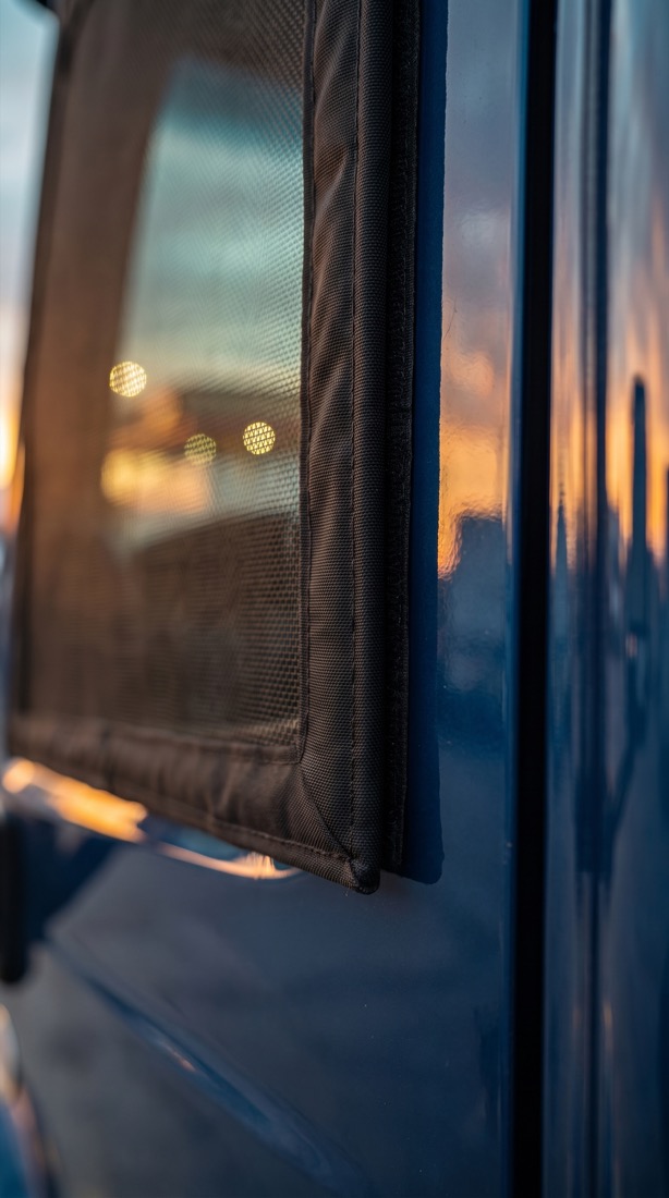 Window glass rolled up to lock the screen